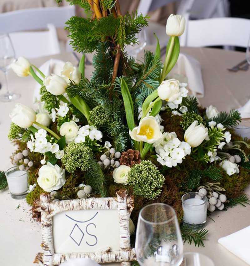 colorado wedding florist specifically in vail showcasing her beautiful Colorado wedding flowers
